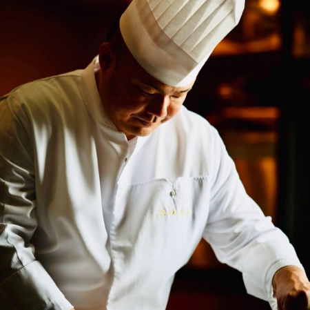 ĐẦU BẾP SAO MICHELIN – JUNICHI YOSHIDA: “ĐIỂM ĐẶC BIỆT CỦA TEPPANYAKI LÀ SỰ KẾT NỐI GIỮA ĐẦU BẾP VÀ THỰC KHÁCH”